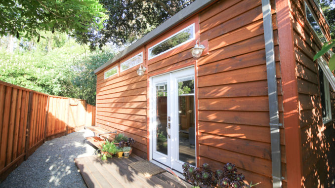urban-cabin-tiny-portable-cedar-homes-14